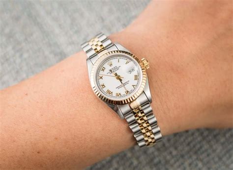 26mm rolex lady datejust on wrist